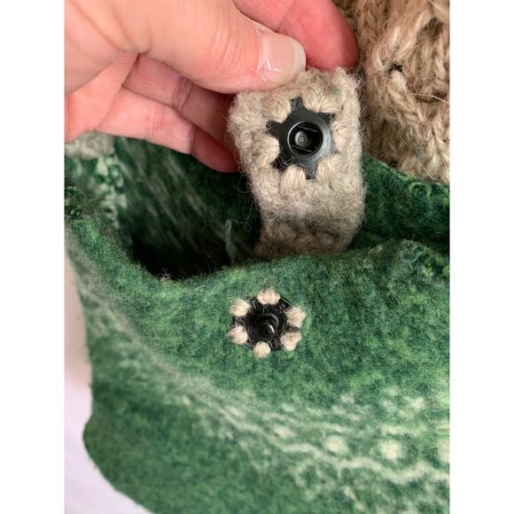 Solid Wool Green Hand Crafted Hobo Pouch Snap Closure - Picture 4 of 7